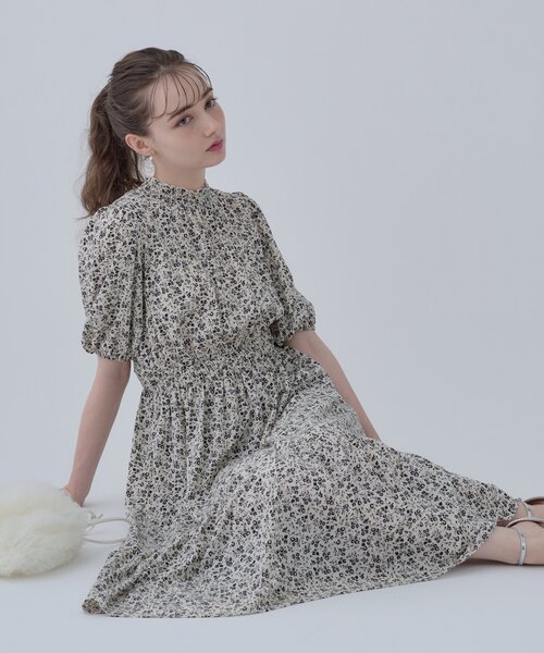 couture brooch(クチュールブローチ)の「小花柄ティアードワンピース(ワンピース・レディース・アイボリー系/ブラック系・36/38/40/42)」の21枚目の写真