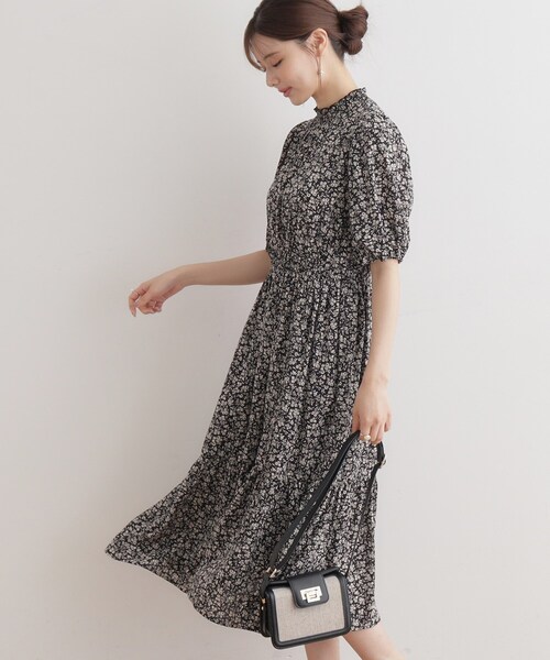 couture brooch(クチュールブローチ)の「小花柄ティアードワンピース(ワンピース・レディース・アイボリー系/ブラック系・36/38/40/42)」の12枚目の写真