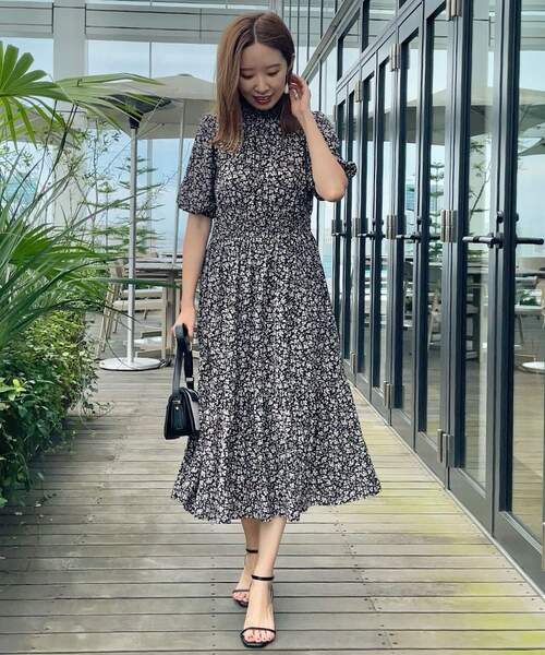 couture brooch(クチュールブローチ)の「小花柄ティアードワンピース(ワンピース・レディース・アイボリー系/ブラック系・36/38/40/42)」の10枚目の写真