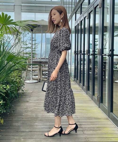 couture brooch(クチュールブローチ)の「小花柄ティアードワンピース(ワンピース・レディース・アイボリー系/ブラック系・36/38/40/42)」の9枚目の写真