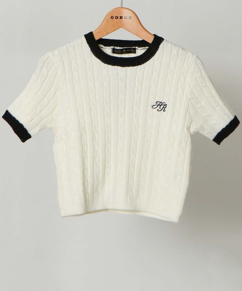 GORGE（ゴージ）の「《配色ケーブル編み×ロゴ刺繍》レディース 半袖ニットプルオーバー 春夏秋（Tシャツ/カットソー・レディース・ブラック/アイボリー/イエロー/ライトブルーグレー・F）」の2枚目の写真