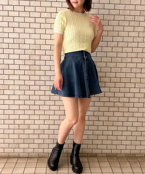 GORGE（ゴージ）の「《配色ケーブル編み×ロゴ刺繍》レディース 半袖ニットプルオーバー 春夏秋（Tシャツ/カットソー・レディース・ブラック/アイボリー/イエロー/ライトブルーグレー・F）」の6枚目の写真