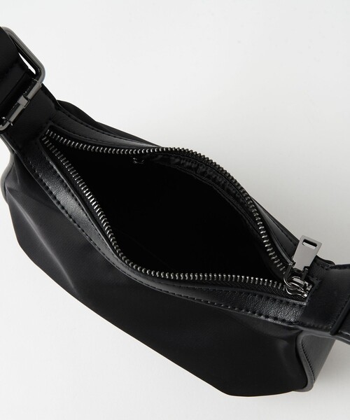 BEAUTY&YOUTH UNITED ARROWS(ビューティーアンドユースユナイテッドアローズ)の「ナイロン ムーン ワイドベルト ワンショルダーバッグ(ショルダーバッグ・レディース・ブラック・FREE)」の11枚目の写真