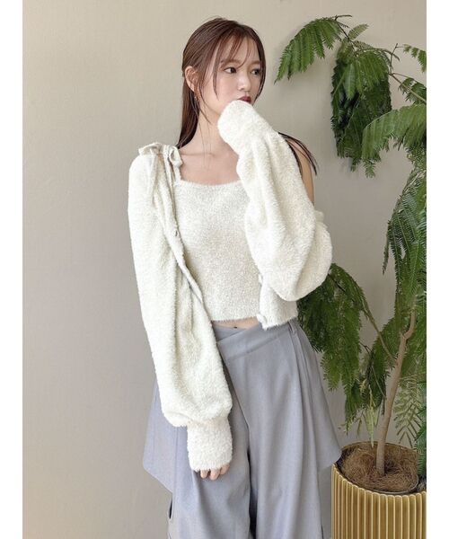 dazzlin(ダズリン)の「ミニシャギーラメニットカーデトップス(カーディガン/ボレロ・レディース・パープル/ベージュ/ピンク/グレー/ブルー・FREE)」の9枚目の写真