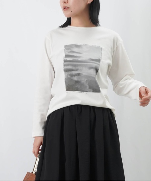 LUCA/LADY LUCK LUCA(ルカ/レディラックルカ)の「LC/LLL 転写プリントロングスリーブカットソー / フォトプリントロンTee(Tシャツ/カットソー・レディース・ブラック/オフホワイト/チャコールグレー・FREE)」の3枚目の写真