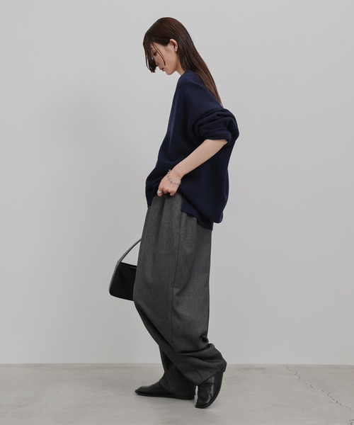 select MOCA（セレクトモカ）の「ディープUネックスウェットライクニット（ニット/セーター・レディース・チャコール/アイボリー/ブラック/ネイビー・FREE/SMALL）」の21枚目の写真