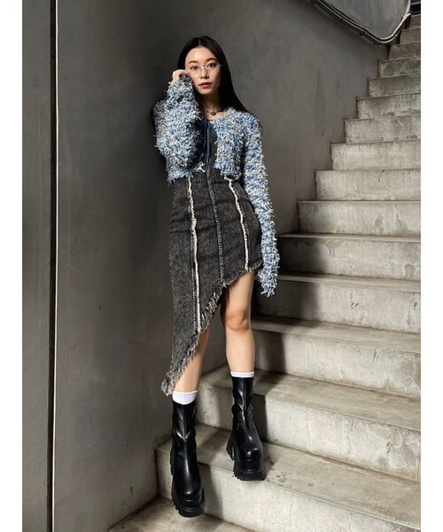 EVRIS（エヴリス）の「アシンメトリーフリンジデザインデニムワンピース（ワンピース・レディース・ライトブルー/ブラック・FREE）」の20枚目の写真