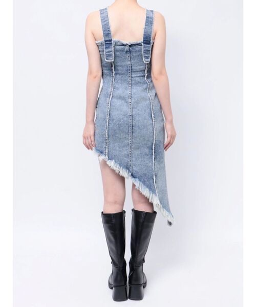 EVRIS（エヴリス）の「アシンメトリーフリンジデザインデニムワンピース（ワンピース・レディース・ライトブルー/ブラック・FREE）」の12枚目の写真