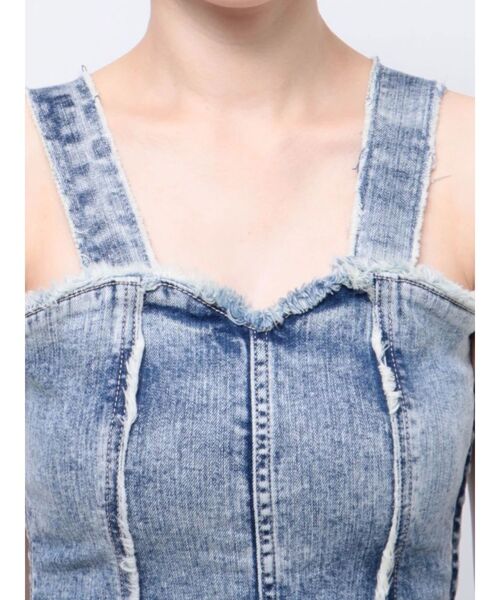 EVRIS（エヴリス）の「アシンメトリーフリンジデザインデニムワンピース（ワンピース・レディース・ライトブルー/ブラック・FREE）」の11枚目の写真