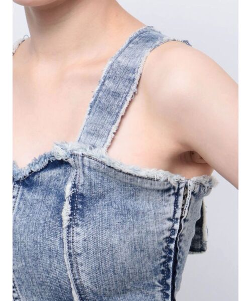 EVRIS（エヴリス）の「アシンメトリーフリンジデザインデニムワンピース（ワンピース・レディース・ライトブルー/ブラック・FREE）」の10枚目の写真