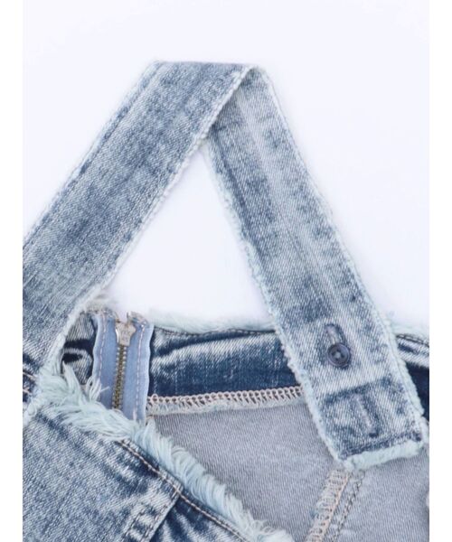 EVRIS（エヴリス）の「アシンメトリーフリンジデザインデニムワンピース（ワンピース・レディース・ライトブルー/ブラック・FREE）」の7枚目の写真