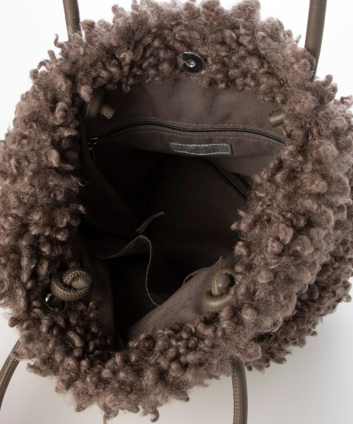 cache cache（カシュ カシュ）の「カシュカシュ cachecache / フェイクムートンハトメトートバッグ（トートバッグ・レディース・ベージュ系その他/グレー/ブラック・FREE）」の17枚目の写真