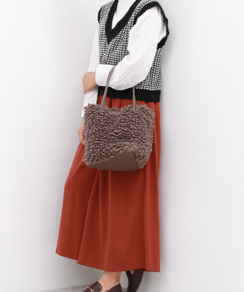 cache cache（カシュ カシュ）の「カシュカシュ cachecache / フェイクムートンハトメトートバッグ（トートバッグ・レディース・ベージュ系その他/グレー/ブラック・FREE）」の21枚目の写真