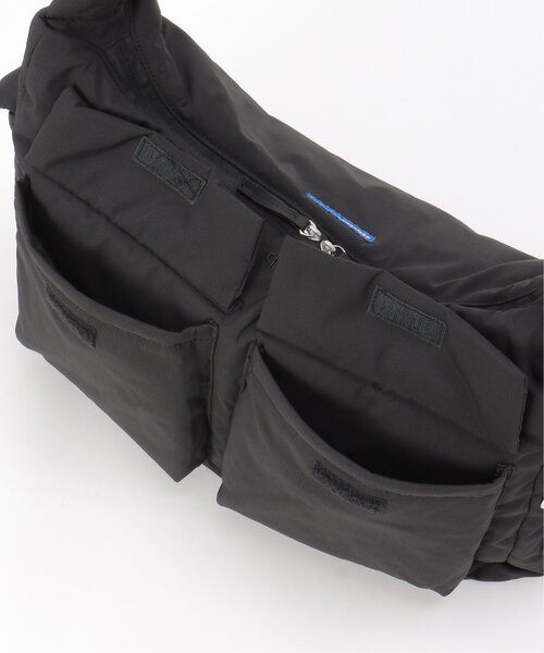 VENCEEXCHANGE（ヴァンスエクスチェンジ）の「ユーティリティカーゴパファーバッグ（ショルダーバッグ・メンズ・ブラック・フリー）」の6枚目の写真