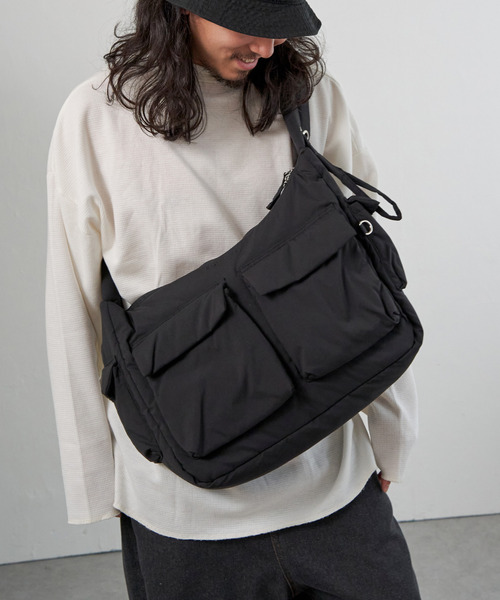 VENCEEXCHANGE（ヴァンスエクスチェンジ）の「ユーティリティカーゴパファーバッグ（ショルダーバッグ・メンズ・ブラック・フリー）」の16枚目の写真