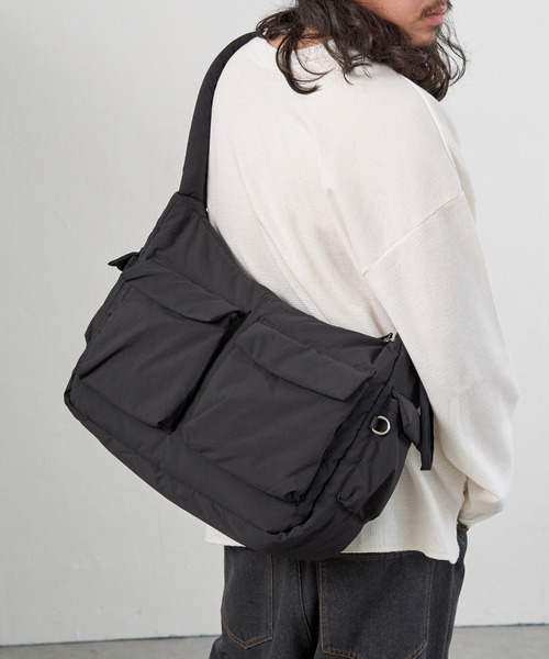 VENCEEXCHANGE（ヴァンスエクスチェンジ）の「ユーティリティカーゴパファーバッグ（ショルダーバッグ・メンズ・ブラック・フリー）」の17枚目の写真