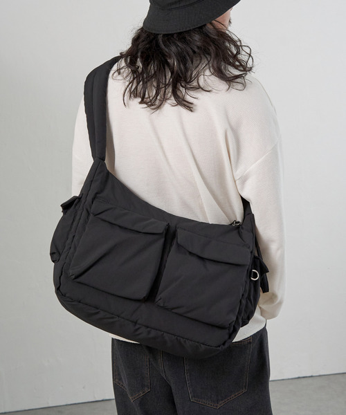 VENCEEXCHANGE（ヴァンスエクスチェンジ）の「ユーティリティカーゴパファーバッグ（ショルダーバッグ・メンズ・ブラック・フリー）」の18枚目の写真