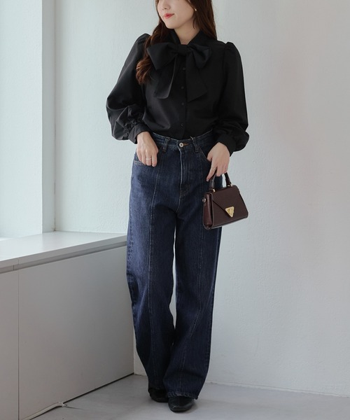 continuer de NICE CLAUP(コンティニューデナイスクラップ)の「【WEB限定】リボンタイブラウス(シャツ/ブラウス・レディース・オフホワイト/ブラック/チェック・FREE)」の5枚目の写真