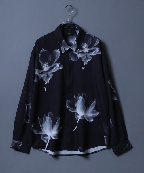ANPAS（アンパス）の「Georgette Total Pattern Print Big Silhouette Thickness Shirt/ジョーゼット 総柄プリント ビッグシルエット とろみシャツ セットアップ対応（シャツ/ブラウス・メンズ・ブラック系その他7/ブラック系/ブルー系その他/ホワイト系その他/ホワイト系その他3/ブラック系その他4/ブラック系その他6/ブラック系1/ブラック系3/ブラウン系その他3/アイボリー系1/ホワイト系その他5/ホワイト系その他6/ブラック系その他2/ブラック系5/ブラック系7/ブラック系8/グレー系その他/ブラウン系その他/ブラウン系その他4/アイボリー系2/アイボリー系3/オリーブ系/ブルー系その他2/ブルー系その他3/ホワイト系その他2/ホワイト系その他4/ブラック系その他/ブラック系その他3/ブラック系その他5/ブラック系2/ブラック系4/ブラウン系その他2/アイボリー系/ブラック系6/ベージュ系その他・M/L）」の16枚目の写真