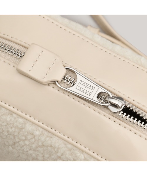 tommy jeans（トミー ジーンズ）の「シェルパカメラバッグ（ショルダーバッグ・レディース・ホワイト・FREE）」の6枚目の写真