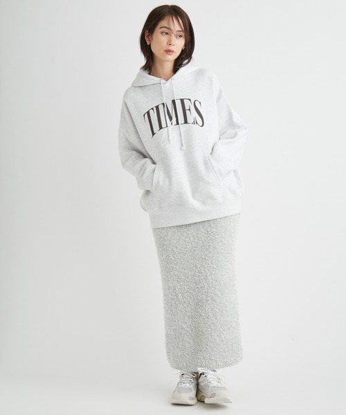 GOOD ROCK SPEED(グッドロックスピード)の「【emmi×GOOD ROCK SPEED×NYC】フーディーロゴスウエット(パーカー・レディース・ベージュ/ホワイト/ライトグレー・FREE)」の6枚目の写真