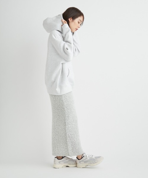 GOOD ROCK SPEED(グッドロックスピード)の「【emmi×GOOD ROCK SPEED×NYC】フーディーロゴスウエット(パーカー・レディース・ベージュ/ホワイト/ライトグレー・FREE)」の9枚目の写真