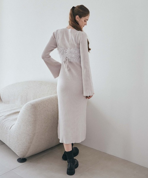 archives（アルシーヴ）の「フェザーニットビスチェ×ニットワンピースＳＥＴ（ワンピース・レディース・アイボリー/ブラック/グレー・MEDIUM）」の7枚目の写真