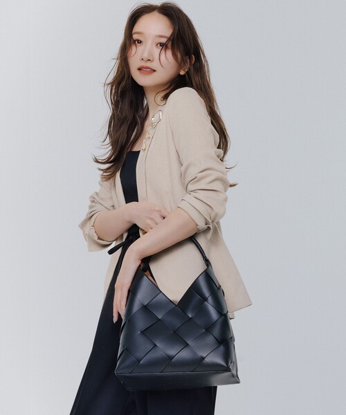 23区(ニジュウサンク)の「イントレチャート ワンハンドル バッグ(トートバッグ・レディース・ベージュ系/ブラック系・F)」の3枚目の写真
