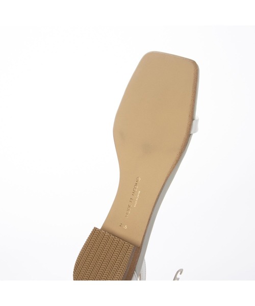 Mode et Jacomo(モードエジャコモ)の「スリムストラップフラットサンダル(サンダル・レディース・クリーム/ブラック/イエロー系その他6/ダークブラウン/ホワイト/ゴールド/ピンク系その他4・22.5cm/23cm/23.5cm/24cm/24.5cm)」の11枚目の写真