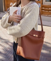 KOBE LETTUCE | ベルトデザインバイカラーバケツバッグ(ショルダーバッグ)