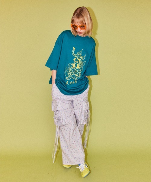 Candy Stripper（キャンディストリッパー）の「TINY FLOWER CARGO パンツ（カーゴパンツ・レディース・ブラック/ピンク/ライトグレー・FREE）」の6枚目の写真