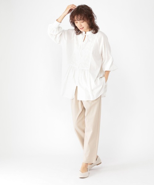 studio CLIP（スタディオクリップ）の「ダブルフロント柔らか刺繍ブラウス《オケージョン2025》（シャツ/ブラウス・レディース・ライトグレー/オフホワイト/サックスブルー/イエロー系その他・FREE）」の11枚目の写真