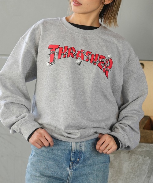 THRASHER(スラッシャー)の「CHAINS BY DANIEL SHEPARD CREW SWEAT/スラッシャースウェットプルパーカー(スウェット・メンズ・グレー・MEDIUM/LARGE/X-LARGE)」の1枚目の写真