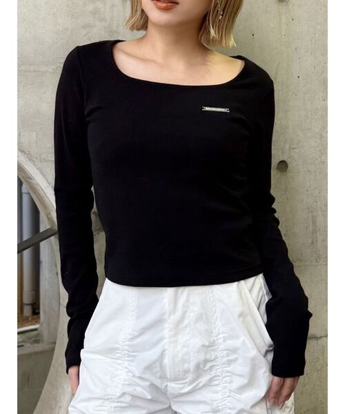 MURUA（ムルーア）の「プレートクロップドトップス（Tシャツ/カットソー・レディース・ブラック/ブルー/モカ/ホワイト/カーキ・1/2）」の3枚目の写真