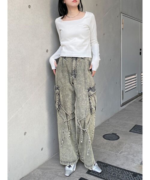 MURUA（ムルーア）の「プレートクロップドトップス（Tシャツ/カットソー・レディース・ブラック/ブルー/モカ/ホワイト/カーキ・1/2）」の21枚目の写真