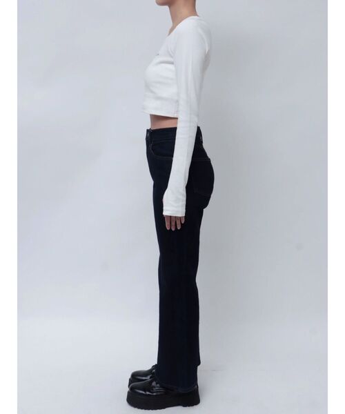 MURUA（ムルーア）の「プレートクロップドトップス（Tシャツ/カットソー・レディース・ブラック/ブルー/モカ/ホワイト/カーキ・1/2）」の15枚目の写真