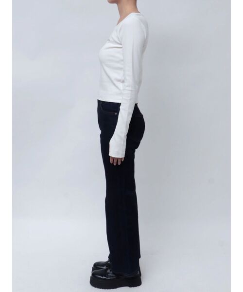 MURUA（ムルーア）の「プレートクロップドトップス（Tシャツ/カットソー・レディース・ブラック/ブルー/モカ/ホワイト/カーキ・1/2）」の11枚目の写真