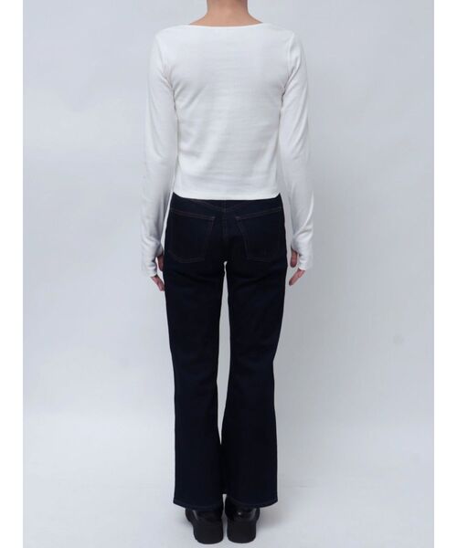 MURUA（ムルーア）の「プレートクロップドトップス（Tシャツ/カットソー・レディース・ブラック/ブルー/モカ/ホワイト/カーキ・1/2）」の12枚目の写真