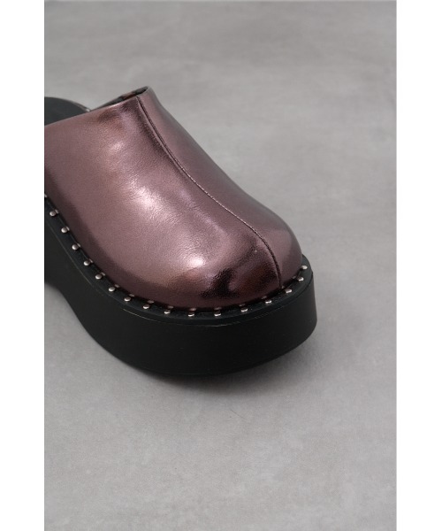 AZUL by moussy(アズールバイマウジー)の「スタッズデザインプラットフォームサボサンダル(サンダル・レディース・ブラック/ブロンズ・SMALL/MEDIUM/LARGE)」の13枚目の写真