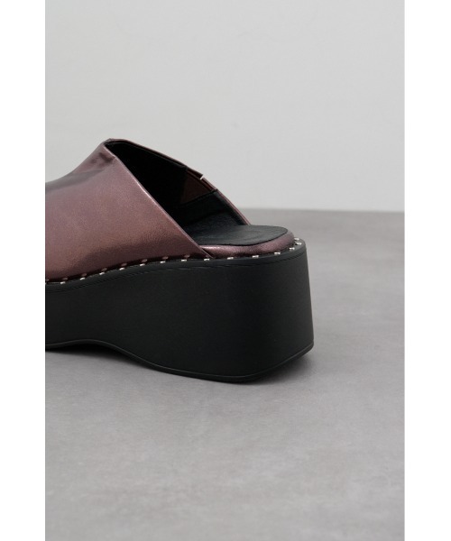 AZUL by moussy(アズールバイマウジー)の「スタッズデザインプラットフォームサボサンダル(サンダル・レディース・ブラック/ブロンズ・SMALL/MEDIUM/LARGE)」の14枚目の写真