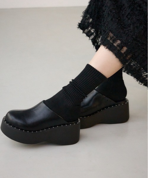 AZUL by moussy(アズールバイマウジー)の「スタッズデザインプラットフォームサボサンダル(サンダル・レディース・ブラック/ブロンズ・SMALL/MEDIUM/LARGE)」の19枚目の写真