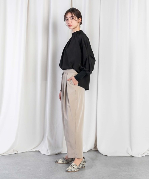 RAW FUDGE(ローファッジ)の「ハイウエストクロスタックパンツ(スラックス・レディース・ベージュ/グレー/ブラック・M)」の15枚目の写真