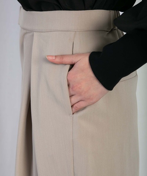 RAW FUDGE(ローファッジ)の「ハイウエストクロスタックパンツ(スラックス・レディース・ベージュ/グレー/ブラック・M)」の22枚目の写真