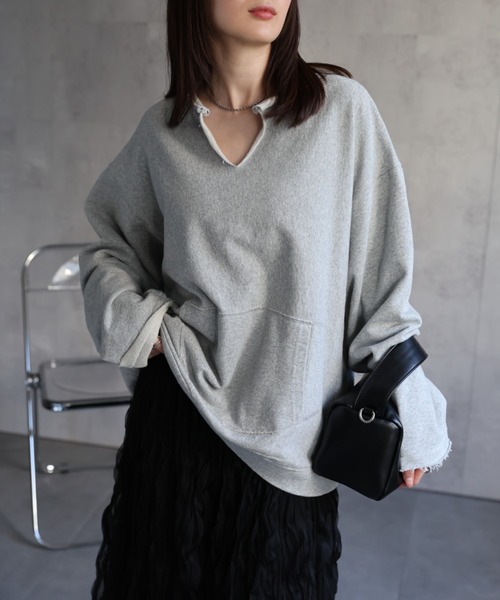 CREARE -LINO-(クレアーレリノ)の「<ユニセックス>フロントポケットキーネックプルオーバー/トップス(スウェット・レディース・ブラック/オフホワイト/グレー・FREE)」の7枚目の写真