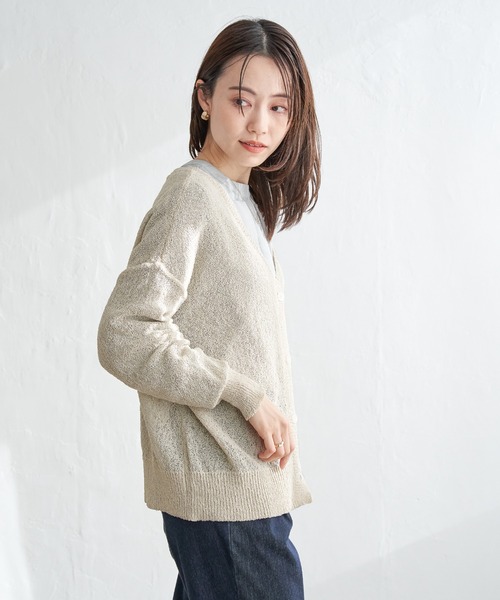 ikka(イッカ)の「ブークレーVネックカーディガン(カーディガン/ボレロ・レディース・ネイビー/クリアグリーン/ダークベージュ・M/L/S)」の6枚目の写真