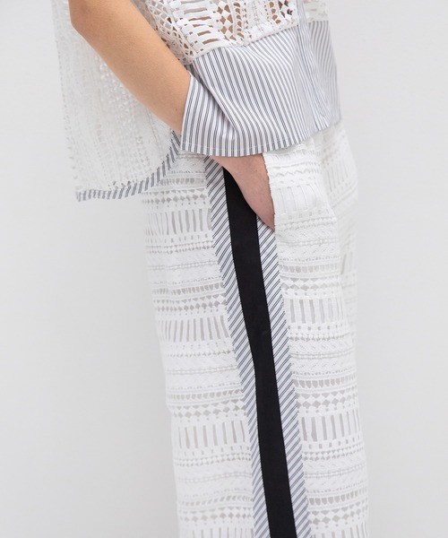 AULA AILA(アウラアイラ)の「レースストライプサイドラインパンツ(その他パンツ・レディース・ブラック/ネイビー/ホワイト・0/1)」の10枚目の写真