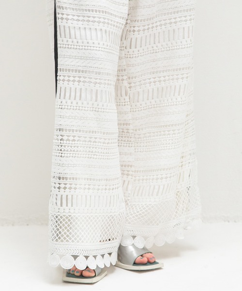 AULA AILA(アウラアイラ)の「レースストライプサイドラインパンツ(その他パンツ・レディース・ブラック/ネイビー/ホワイト・0/1)」の18枚目の写真