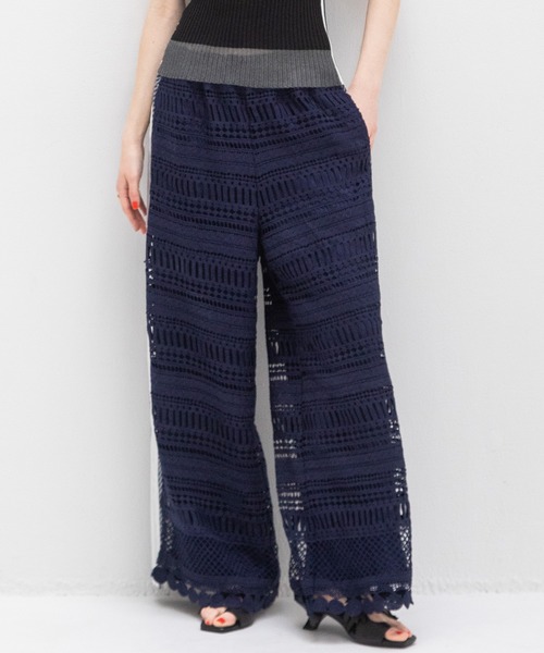 AULA AILA(アウラアイラ)の「レースストライプサイドラインパンツ(その他パンツ・レディース・ブラック/ネイビー/ホワイト・0/1)」の4枚目の写真