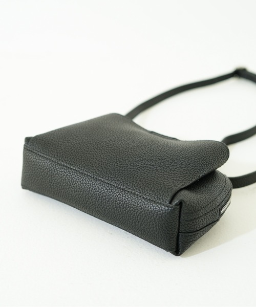 MURUA（ムルーア）の「【MURUA/ムルーア】 TASSEL SERIES　ミニショルダーバッグ（ショルダーバッグ・レディース・ライトグレー/ブラック/ネイビー・FREE）」の4枚目の写真