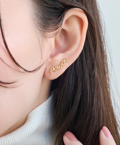 Phoebe(フィービィー)の「ラッキーレターピアス&イヤリング/片耳(ピアス(片耳用)・レディース・ゴールド系1/ゴールド系3/ゴールド系2・FREE)」の2枚目の写真